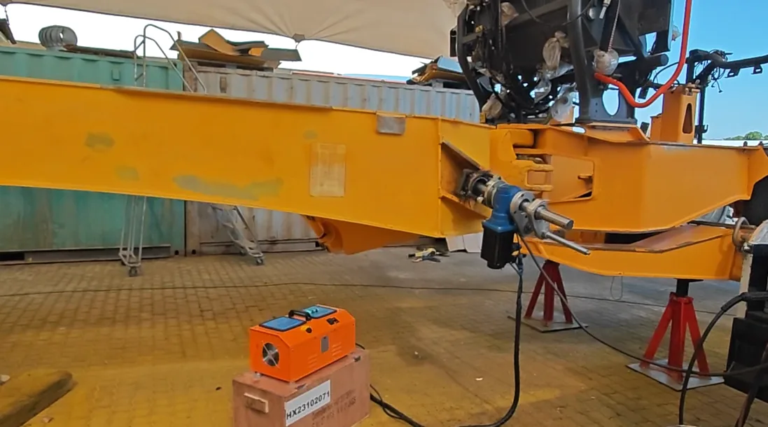 Line boring work on heavy mining equipment